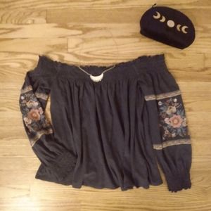 American Eagle grey embroidered cotton blouse size L